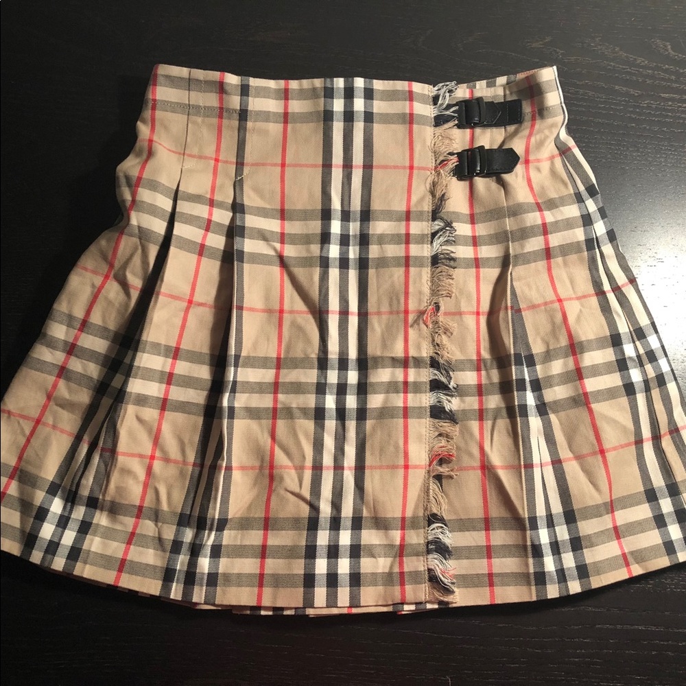 burberry pleated skirt